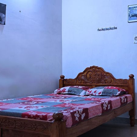 Guru Krupa Home Stay Tiruvannāmalai Exterior foto